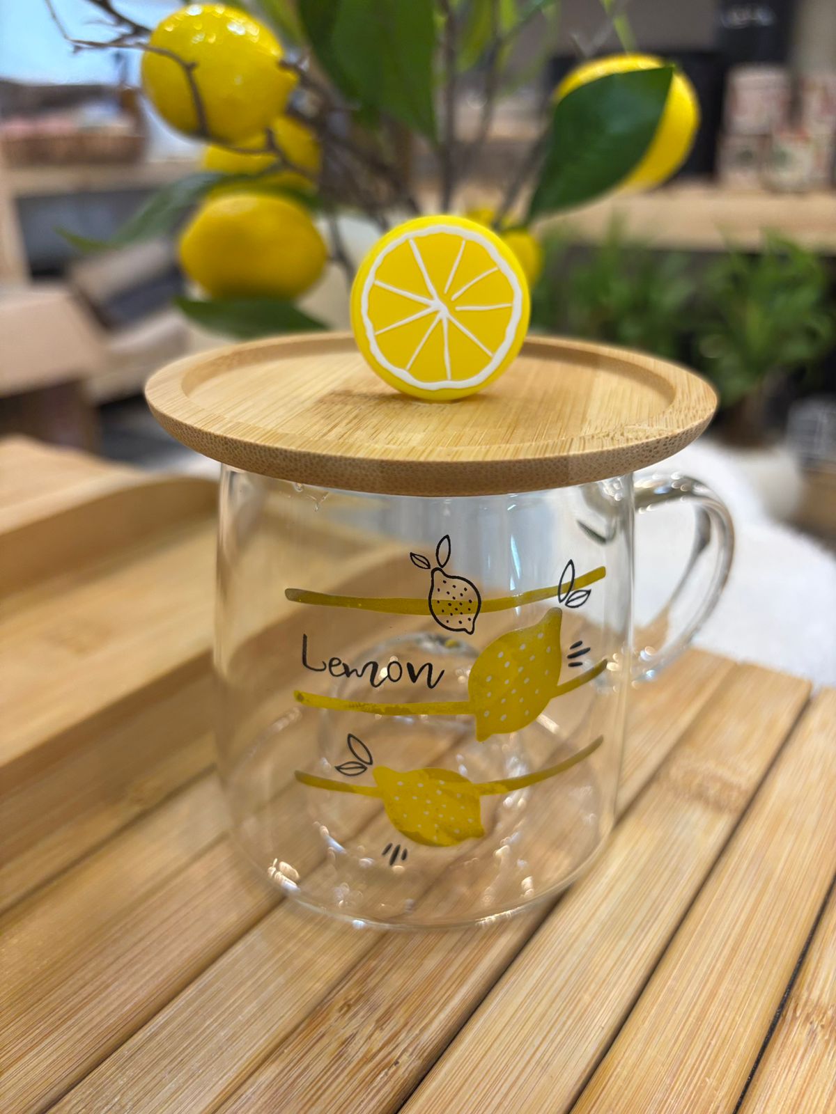 Taza vidrio con plato de bambu Limon