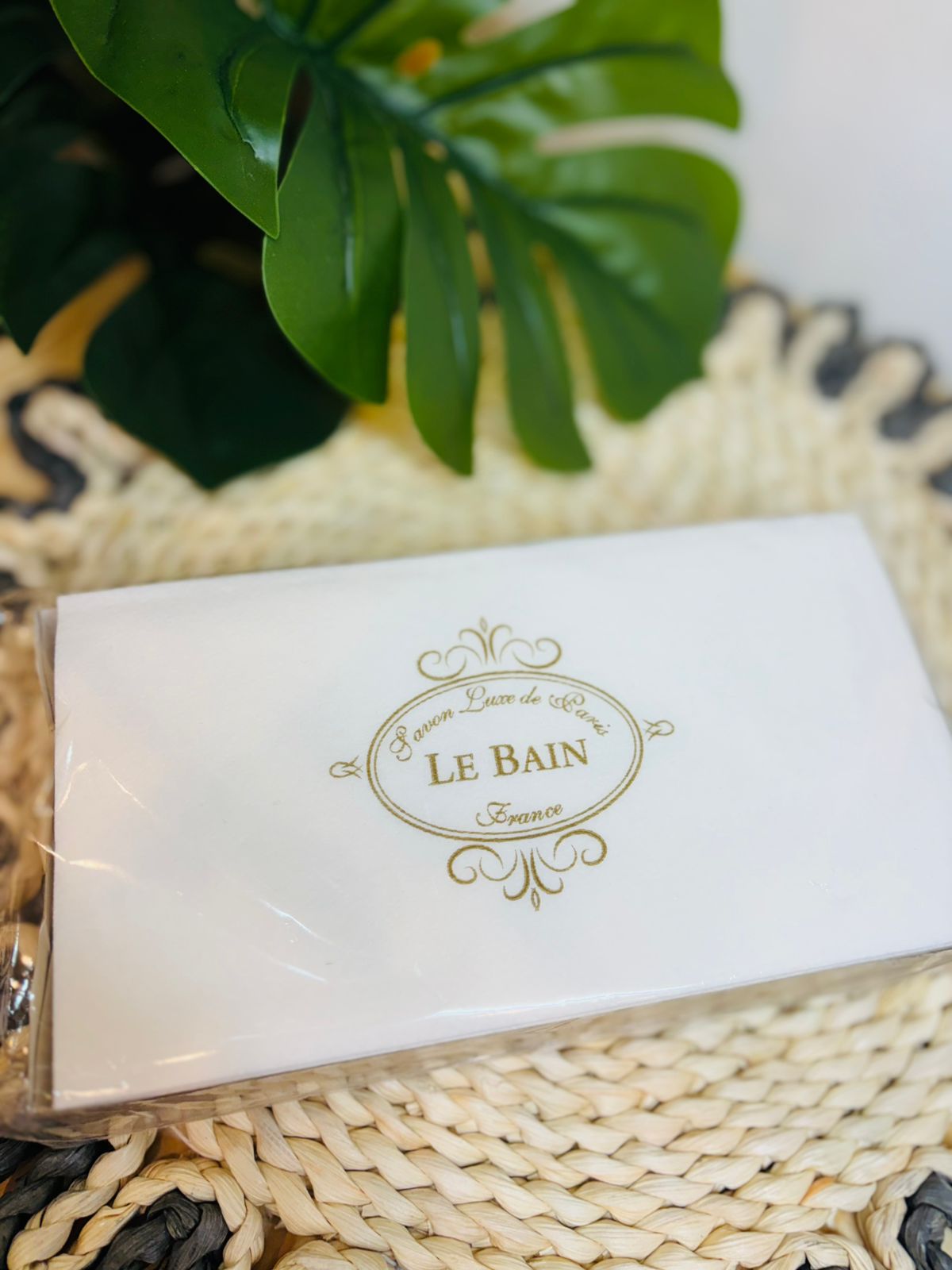 Toalla de Papel Le Bain Dorada