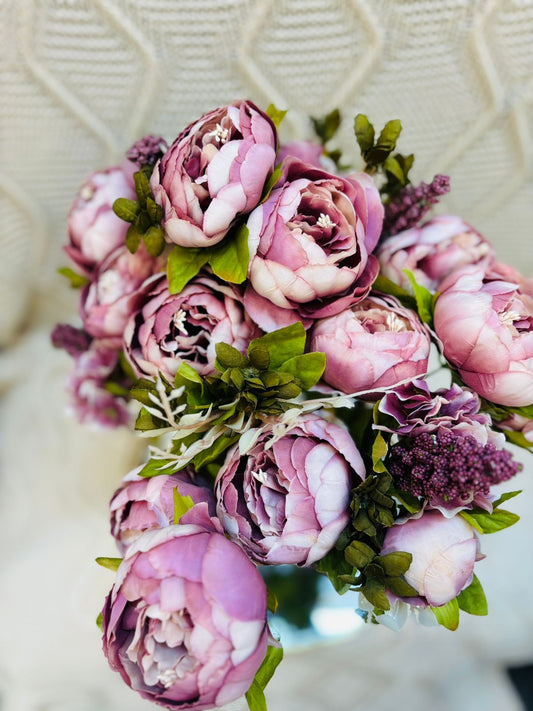Ramo de Peonias Violetas