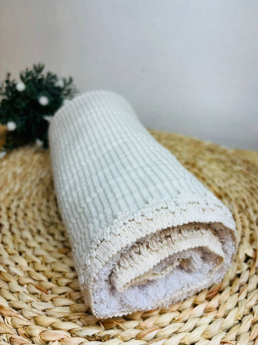 Toalla de Mano con puntilla Mil rayas