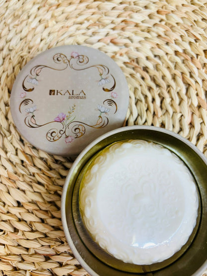 Lata Beige KALA con Jabón Labrado